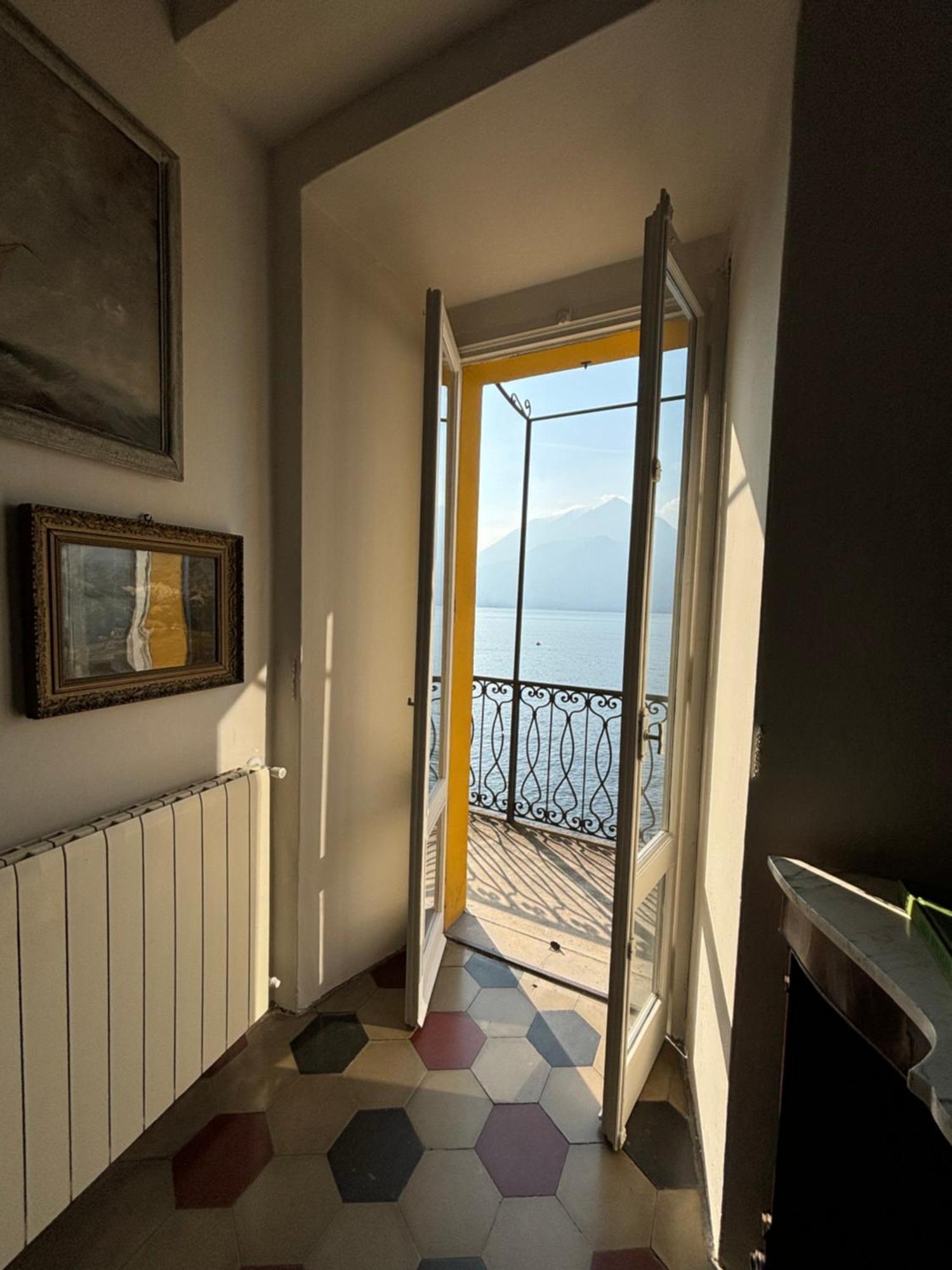 Varenna Caffe Apartment מראה חיצוני תמונה